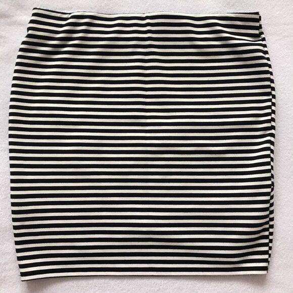 Zara Trafaluc Bodycon Skirt Size 28 Black and White - Picture 2 of 8